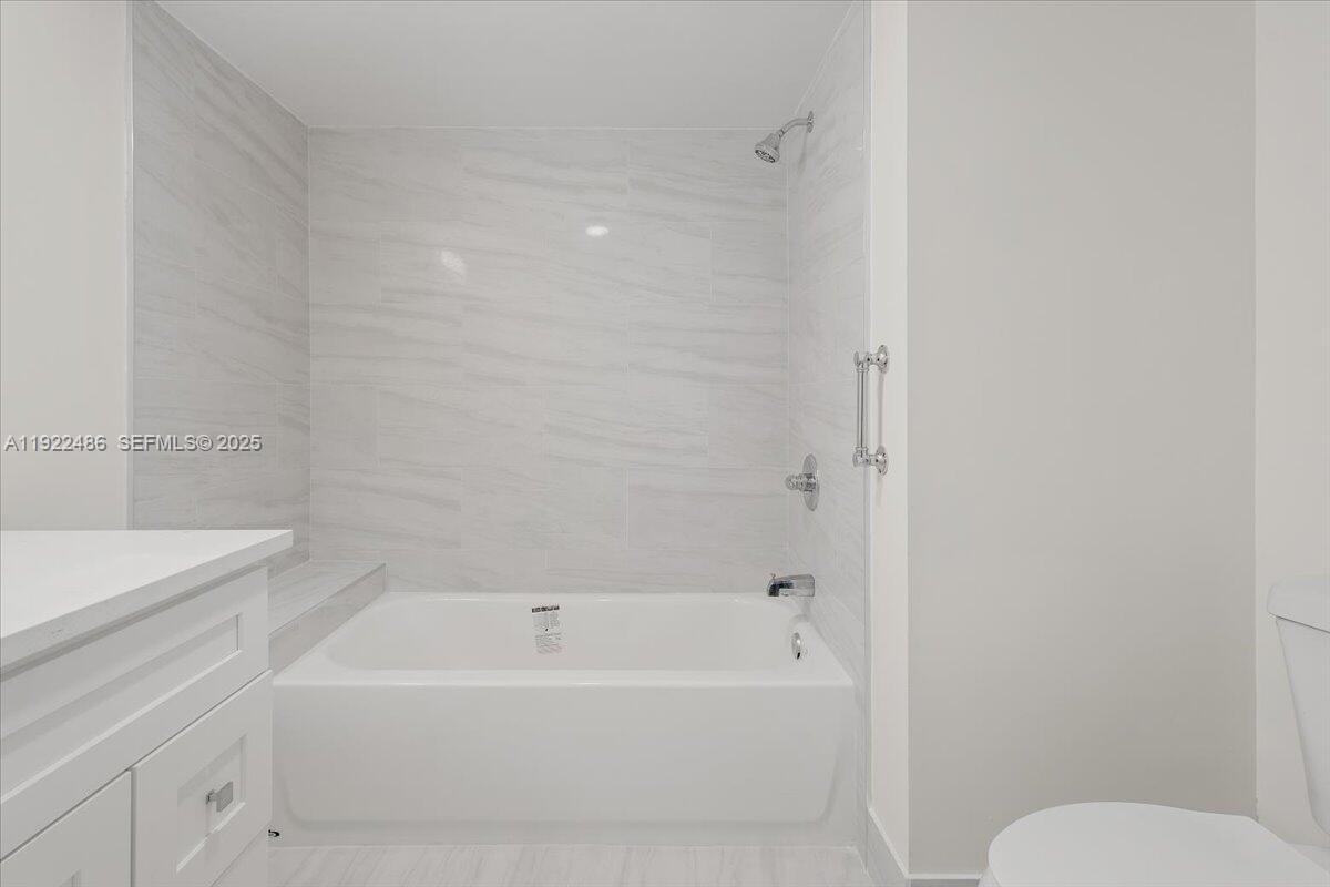 LAKESIDE CONDO 2 OF BANYA - Residential