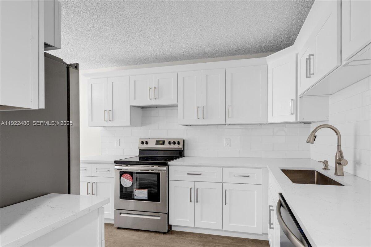 LAKESIDE CONDO 2 OF BANYA - Residential