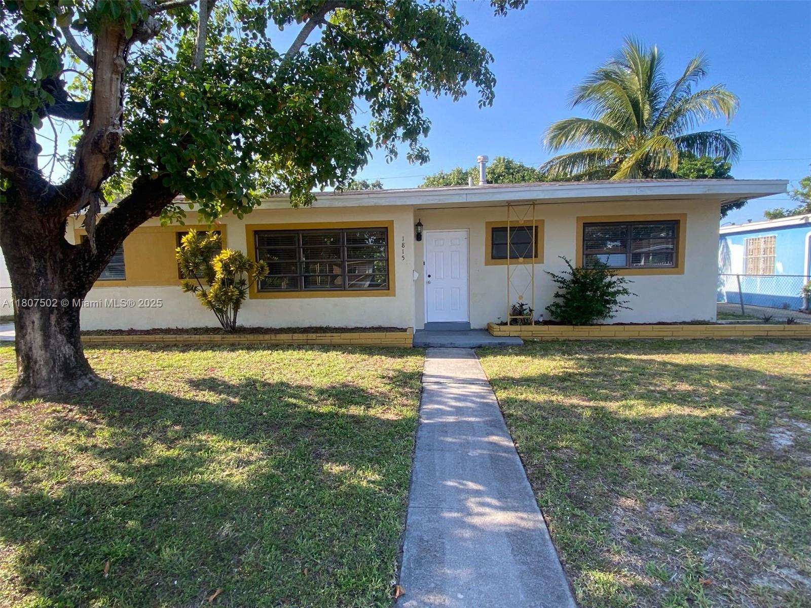 1815 Nw 185th Ter, Miami Gardens, Broward County, Florida - 3 Bedrooms  
2 Bathrooms - 