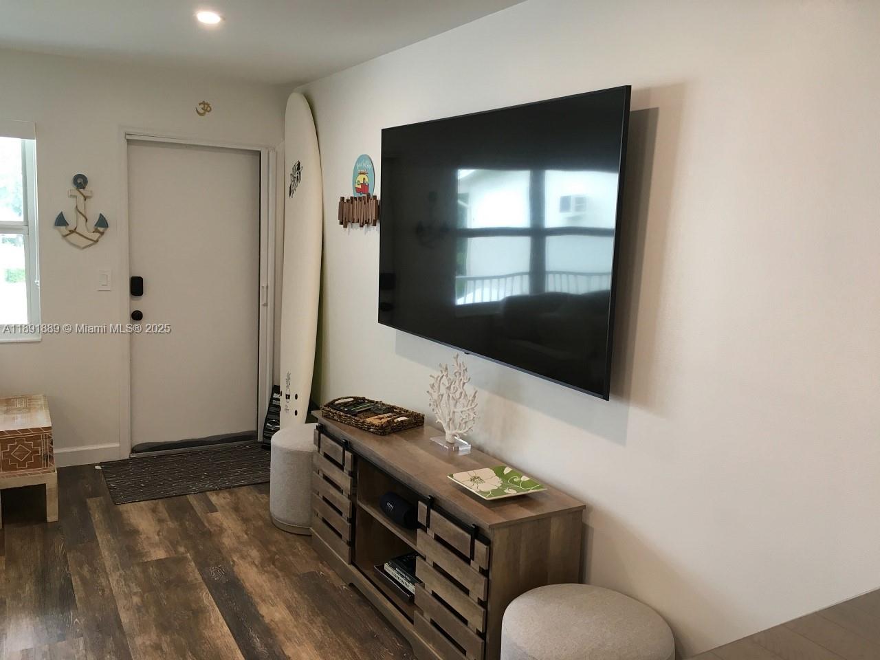 STERLING VILLAGE - Residential Lease