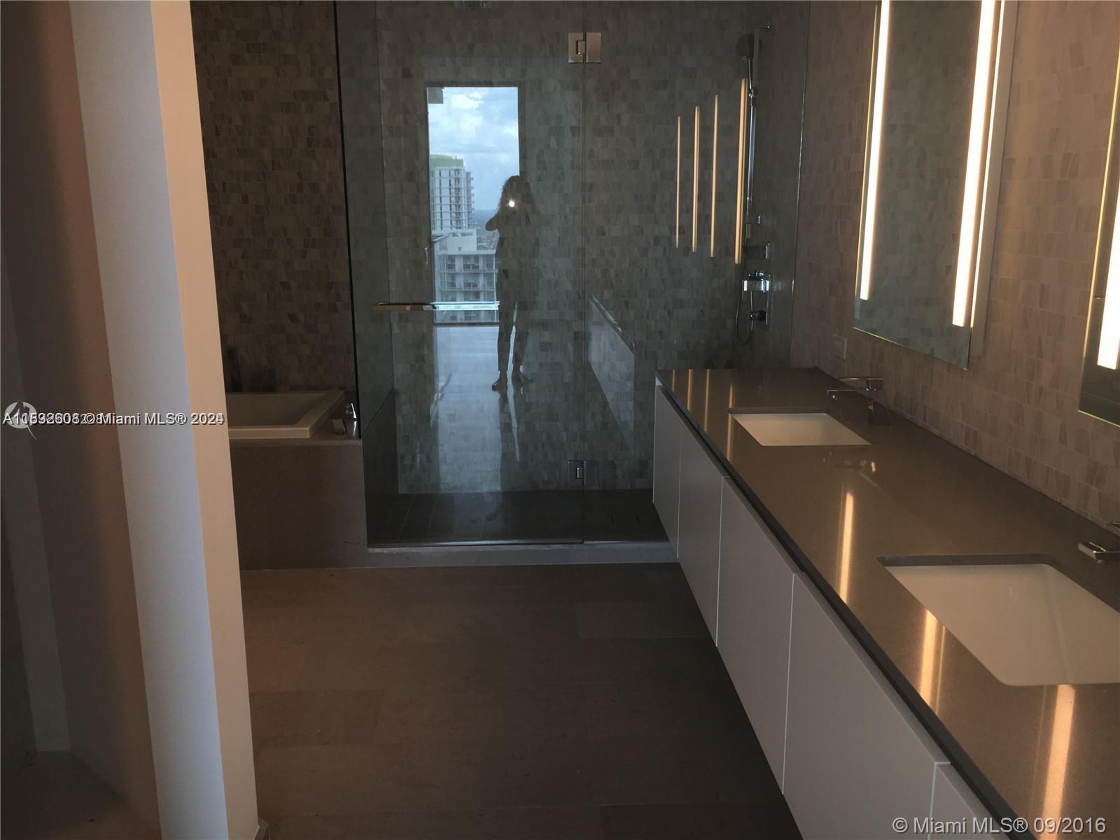 REACH CONDO - Residential