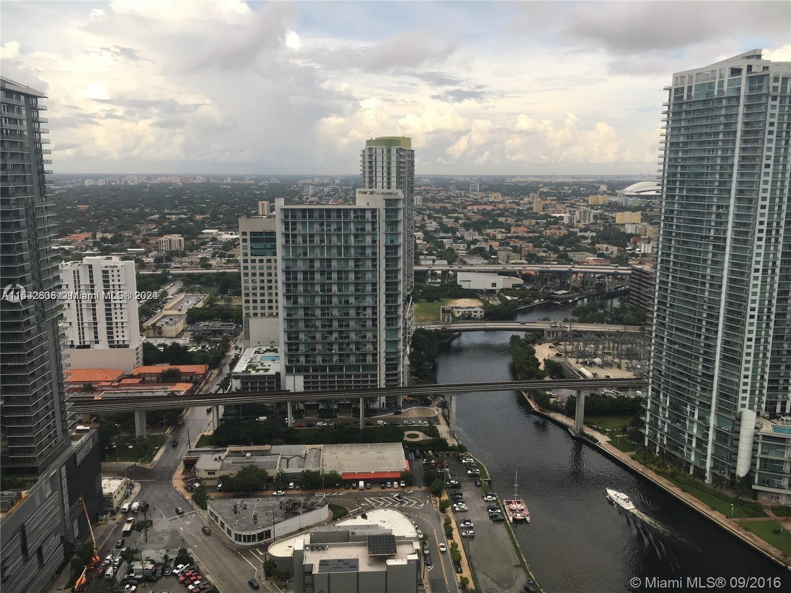 REACH CONDO - Residential