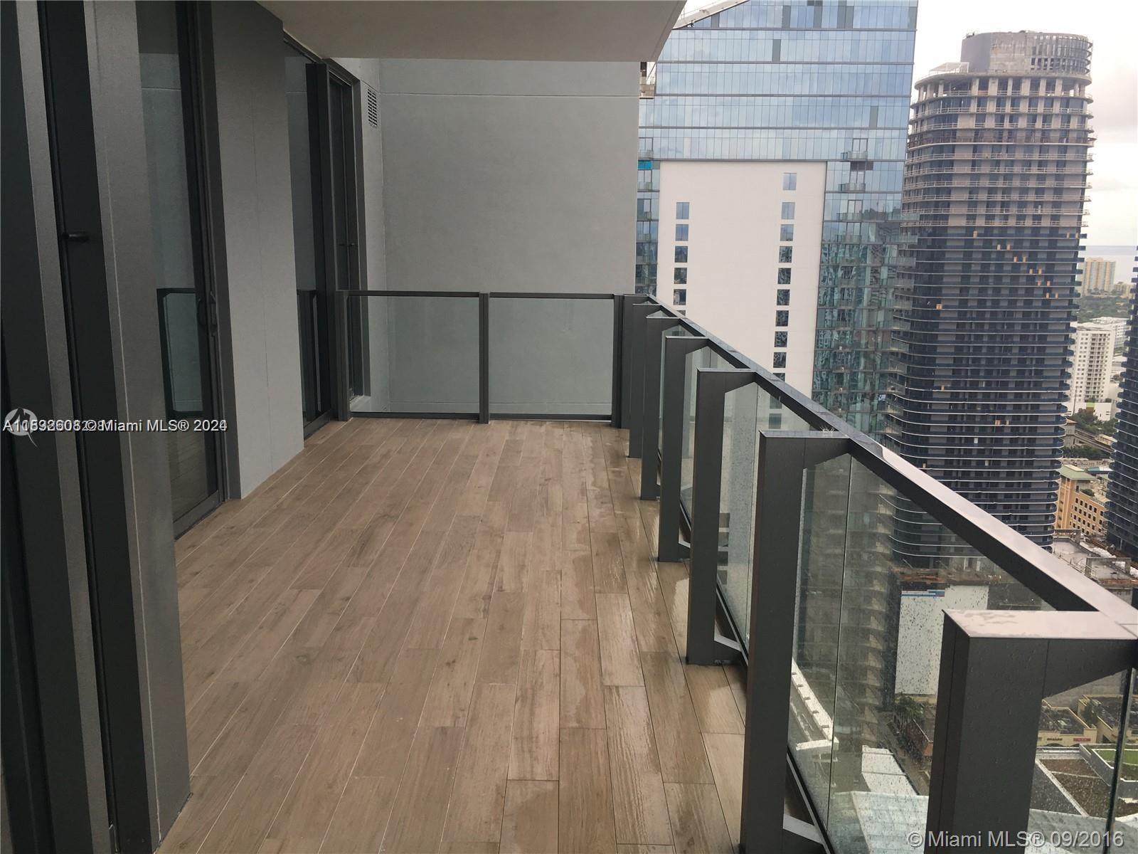 REACH CONDO - Residential