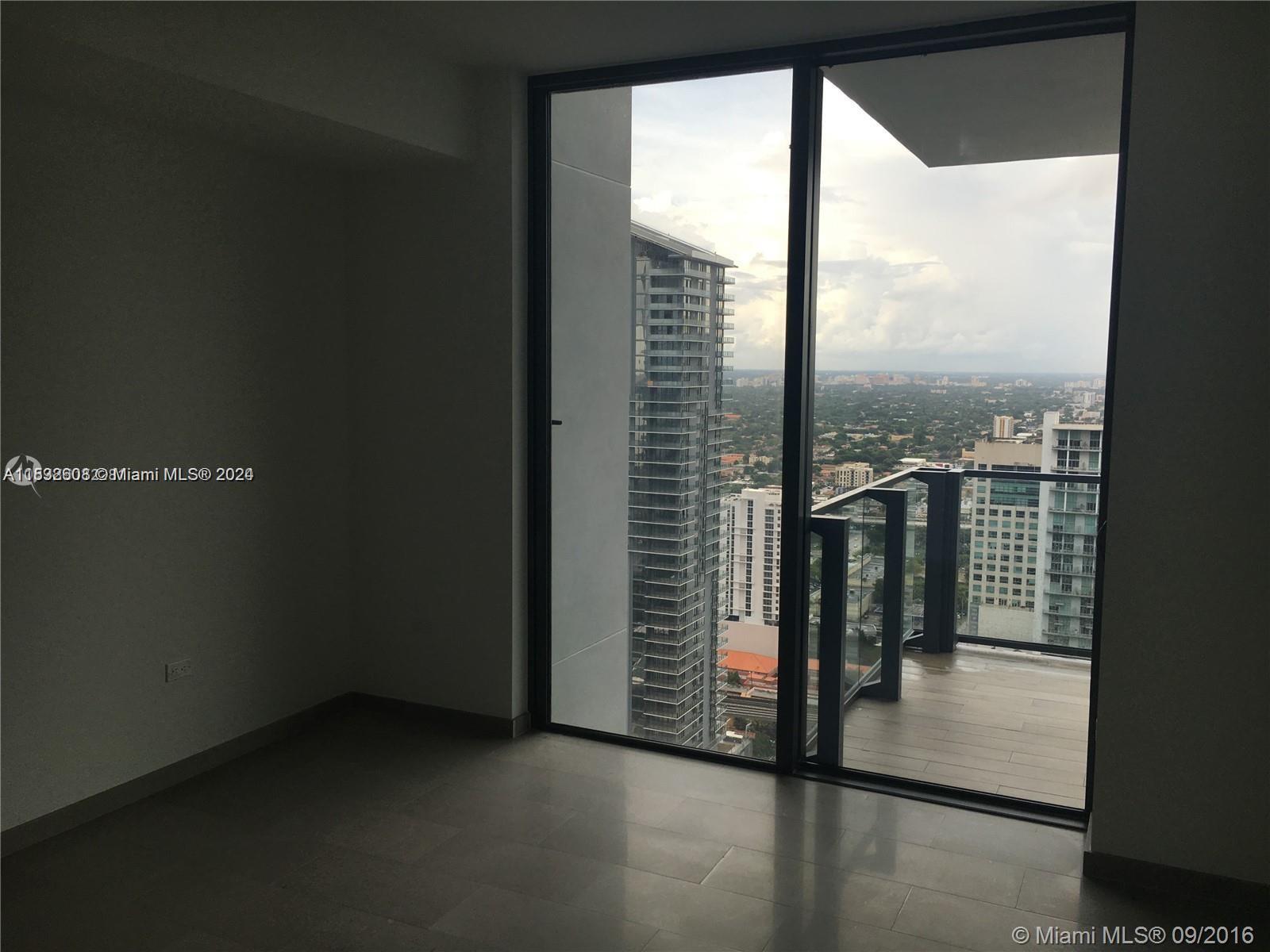 REACH CONDO - Residential