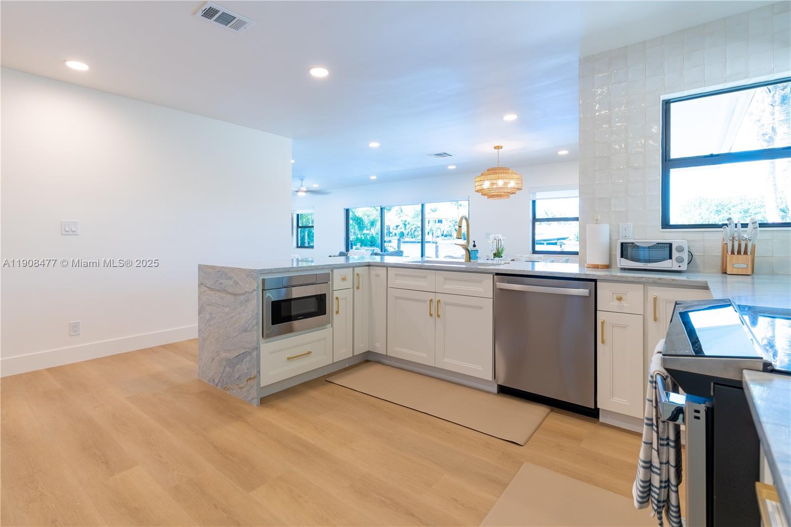 POMPANO BEACH PARK - Residential Lease