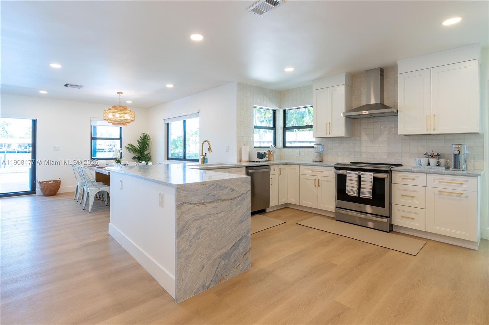 POMPANO BEACH PARK - Residential Lease