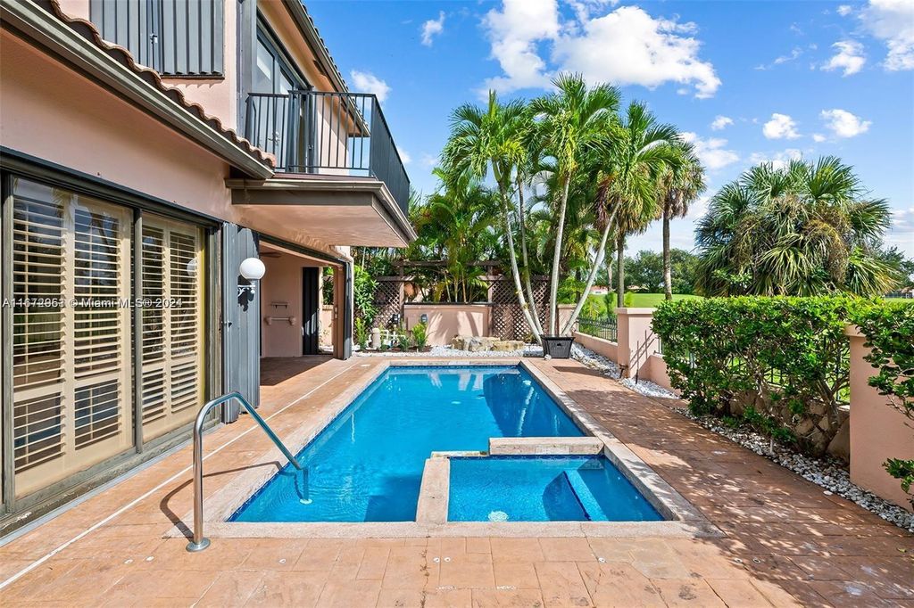 Photo of 718 Deer Creek Via Verona #718, Deerfield Beach, FL 33442 (MLS # A11672951)