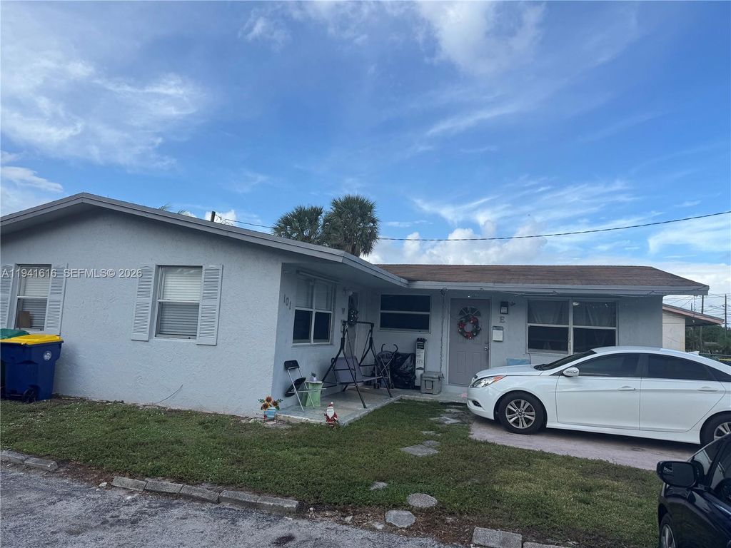 Photo of 101 NW 13th Ave, Dania Beach, FL 33004 (MLS # A11941616)