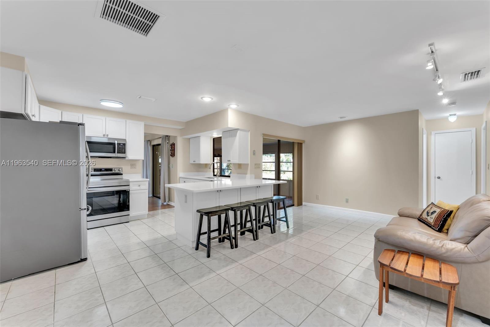 HILLSBORO PINES SEC - Residential