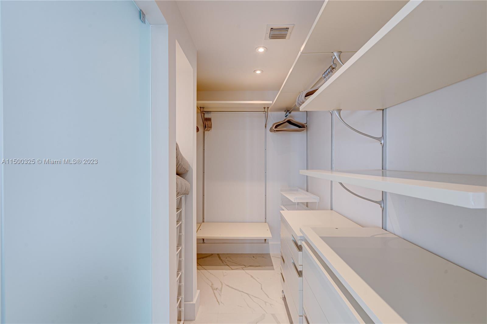 MEI CONDO - Residential