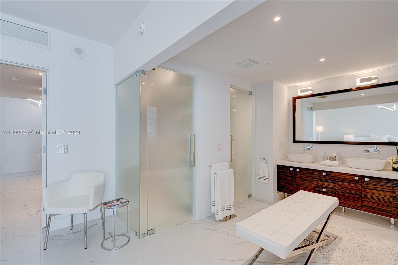 MEI CONDO - Residential