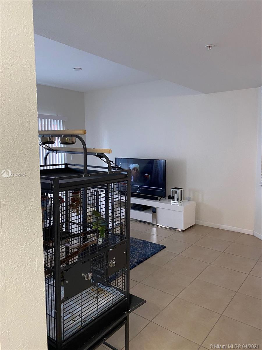 PROMENADE SHORES AT DORAL - Residential