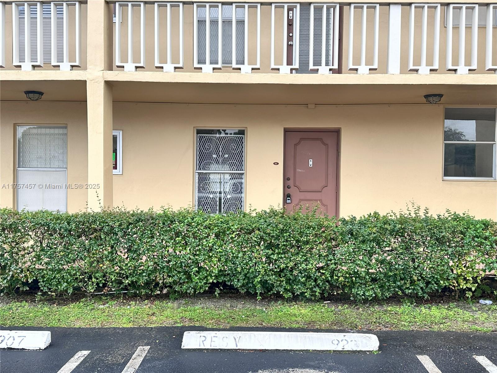 Property for Sale at 6001 Nw 61st Ave 111, Tamarac, Broward County, Florida - Bedrooms: 2 
Bathrooms: 2  - $89,900