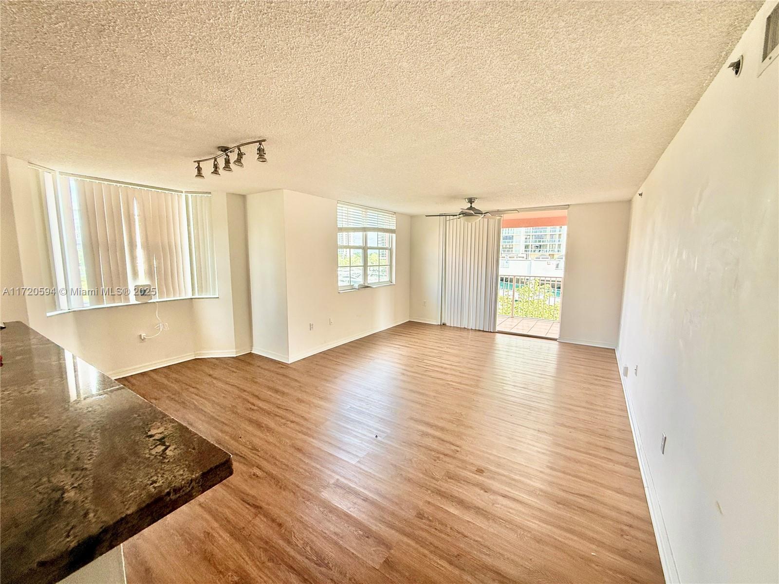 Property for Sale at 19555 E Country Club Dr 8501, Aventura, Miami-Dade County, Florida - Bedrooms: 3 
Bathrooms: 2  - $680,000