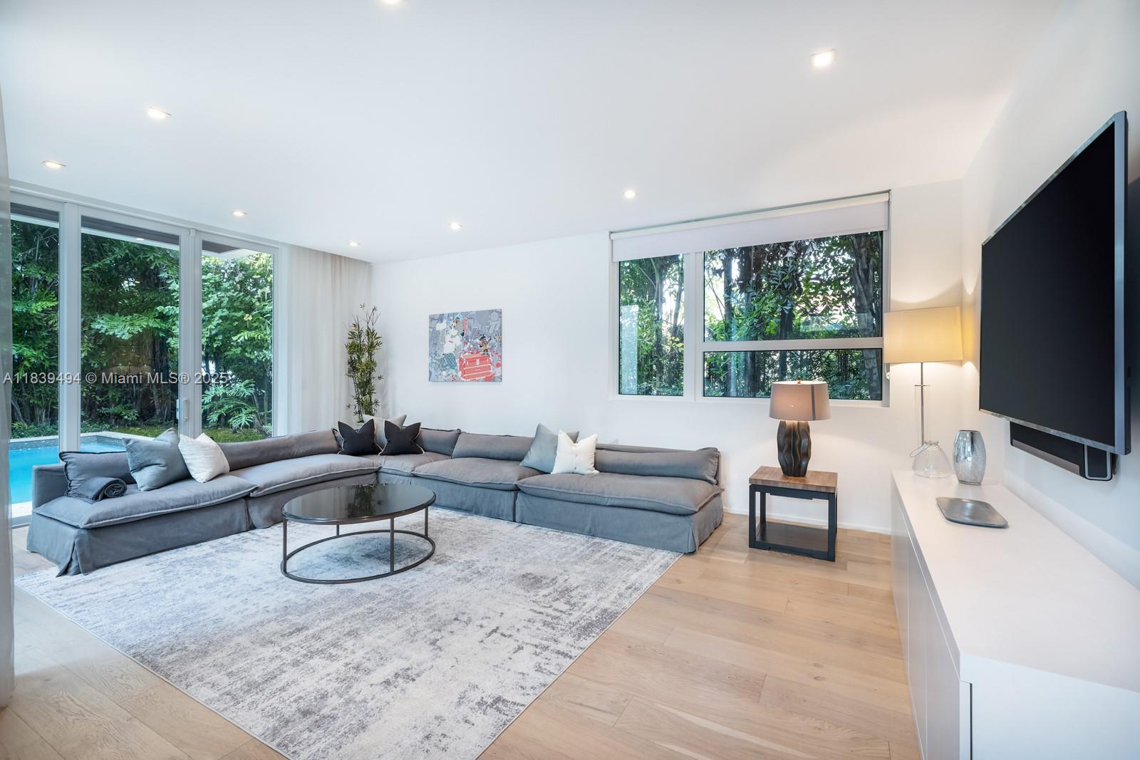 SURPRISE LAKE - Residential