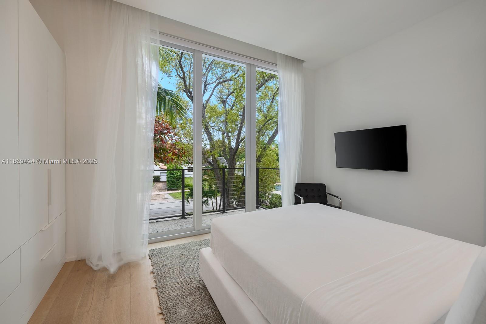 SURPRISE LAKE - Residential