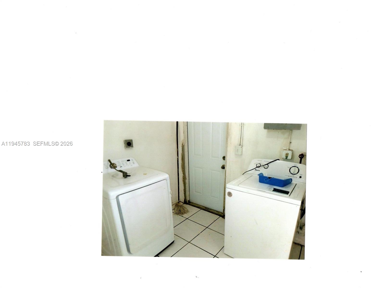 LINCOLN ESTATES 1ST ADDN - Residential