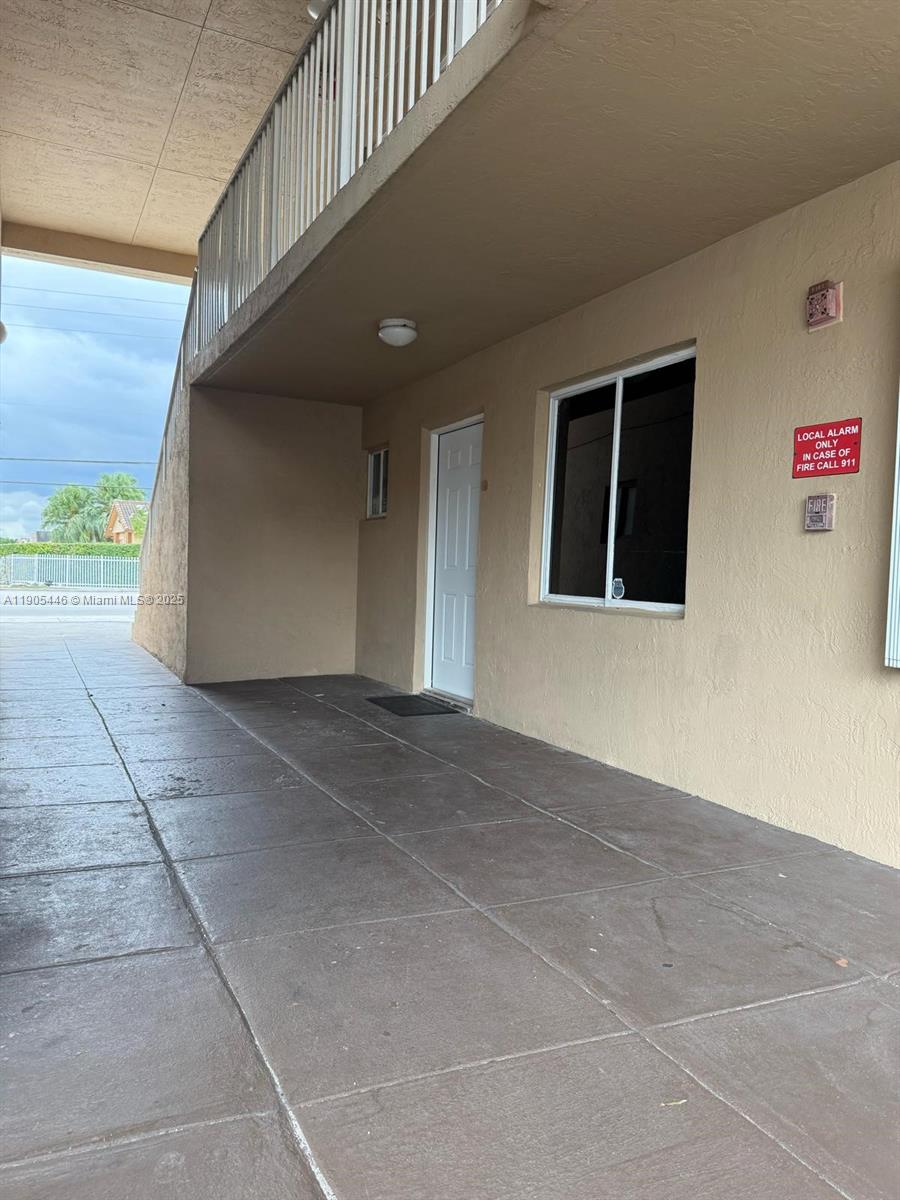 Spacious corner unit with 3 bedrooms and 2 bathrooms, in great condition and located in one of the most desirable areas of West Hialeah! 3 bedroom units are rarely available, making this an exceptional opportunity for living or investment. Low HOA and 2 Parking Spaces.