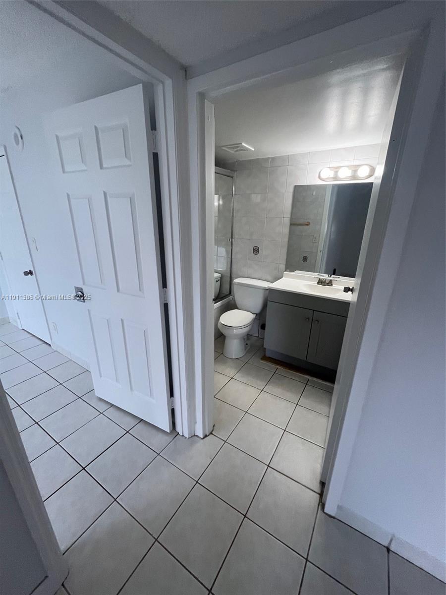 PLAZA OF AMERICAS CONDO P - Residential Lease