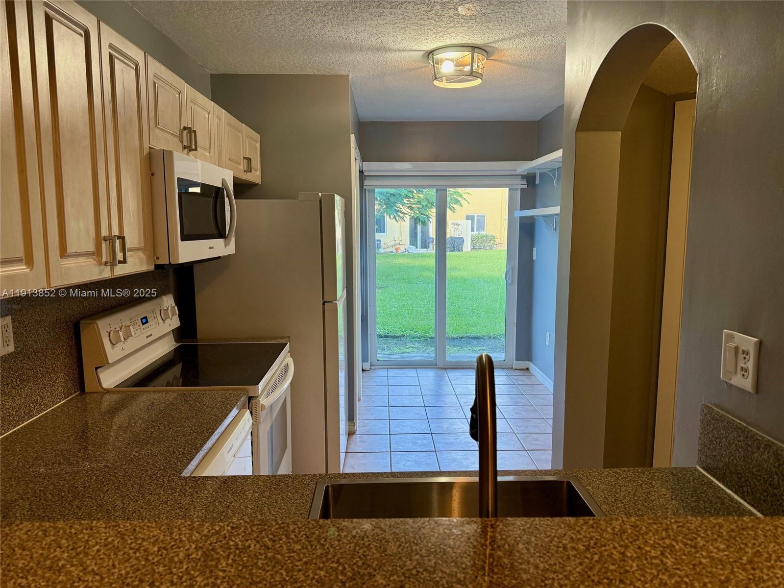 MONTEREY AT MALIBU BAY CO - Residential Lease