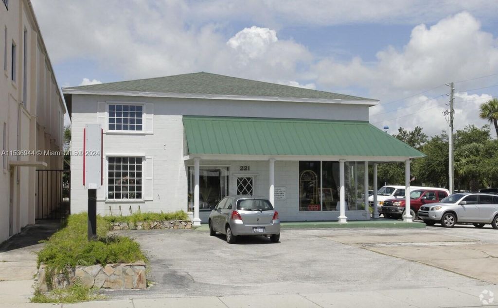 Photo of 221 N Us Highway 1, Fort Pierce, FL 34950 (MLS # A11536944)