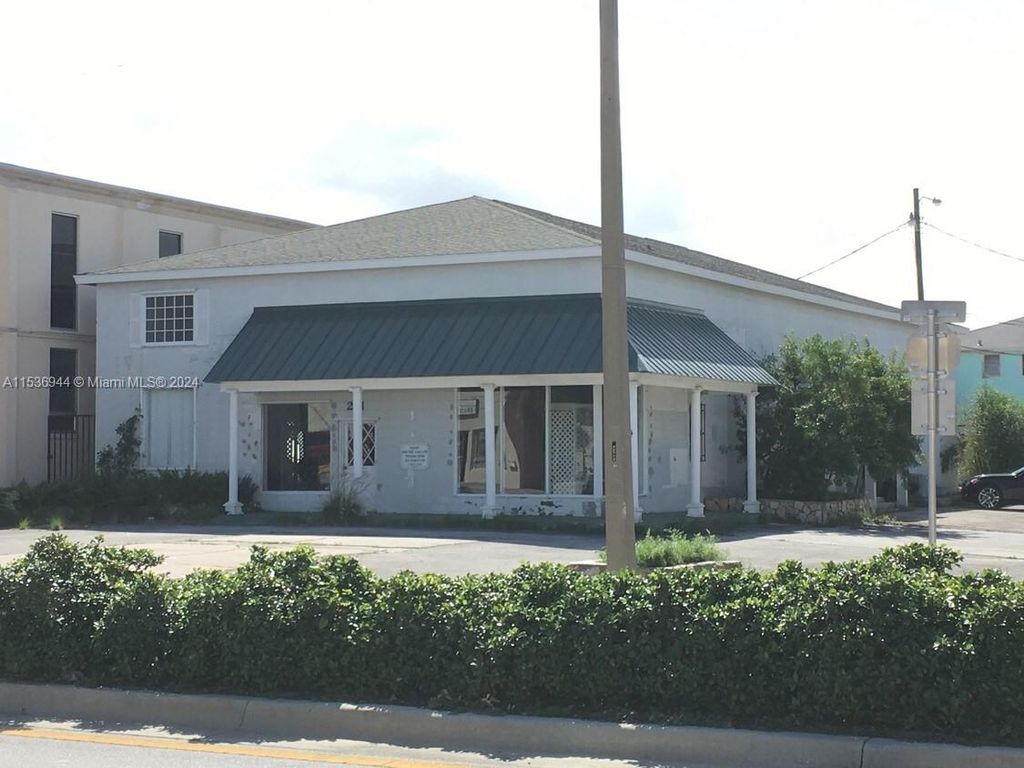 Photo of 221 N Us Highway 1, Fort Pierce, FL 34950 (MLS # A11536944)