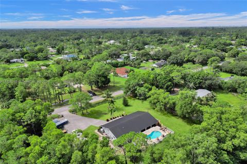 A home in Loxahatchee