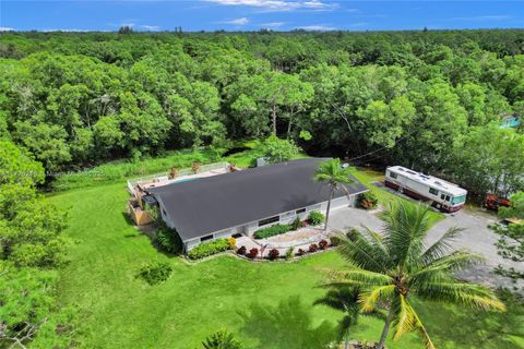 A home in Loxahatchee