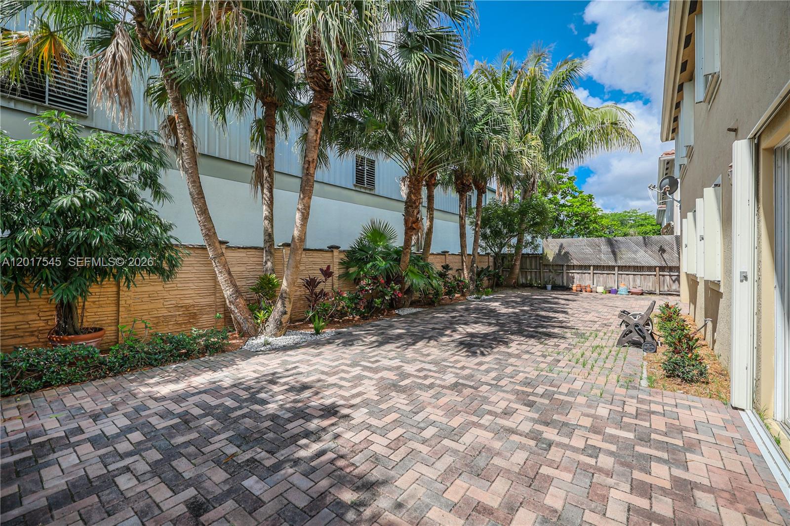 CENTURY BREEZE EAST - Residential