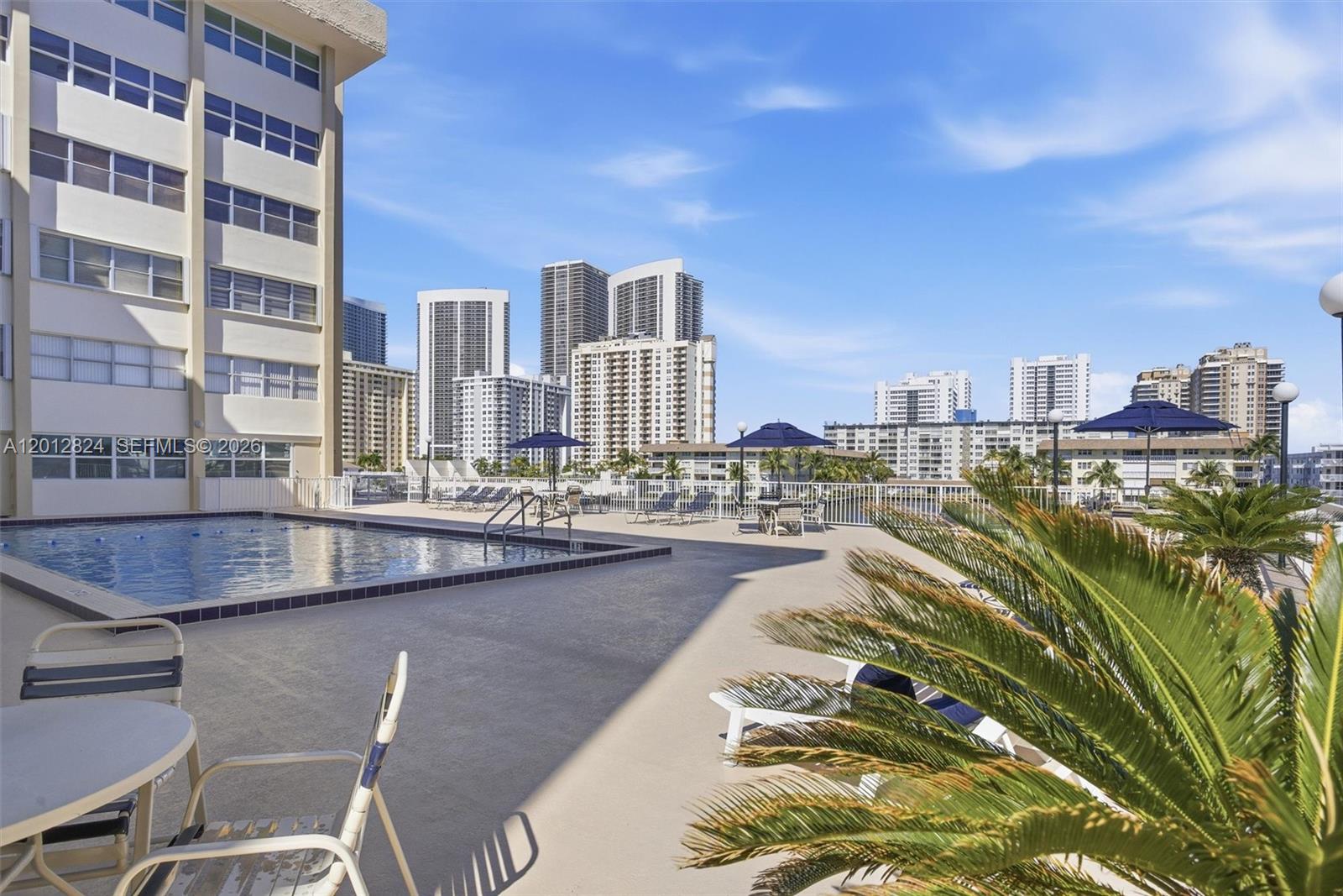 GOLDEN SAILS CONDO - Residential
