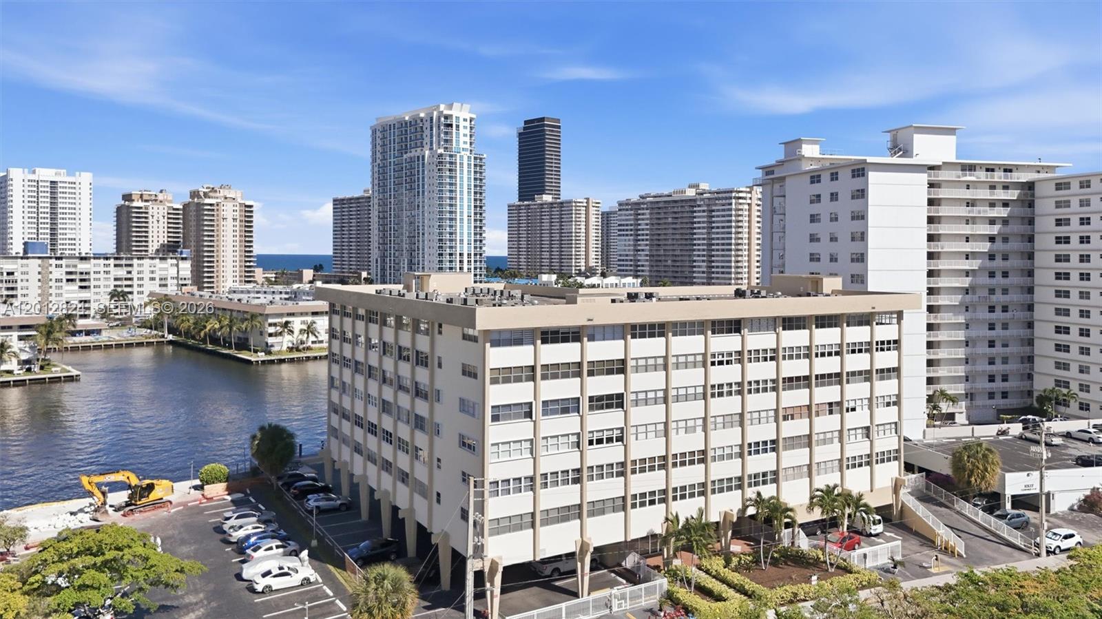 GOLDEN SAILS CONDO - Residential