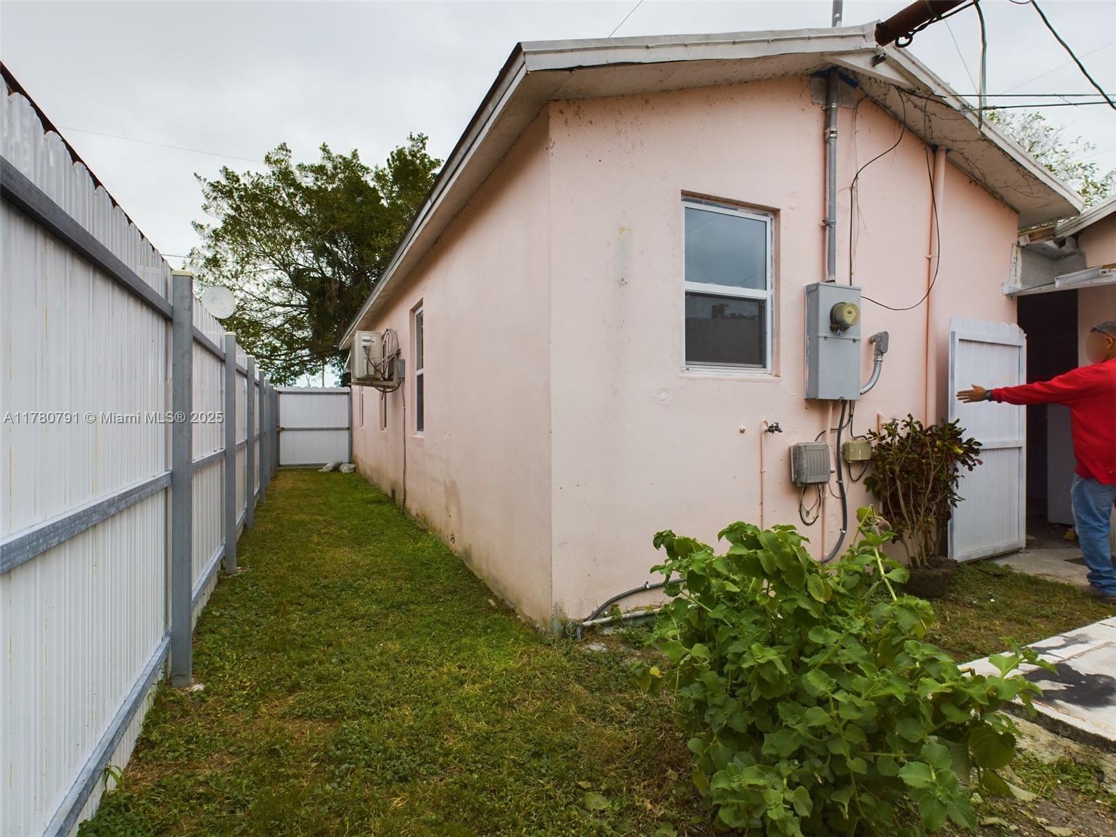 616 SW 8th Ave 620