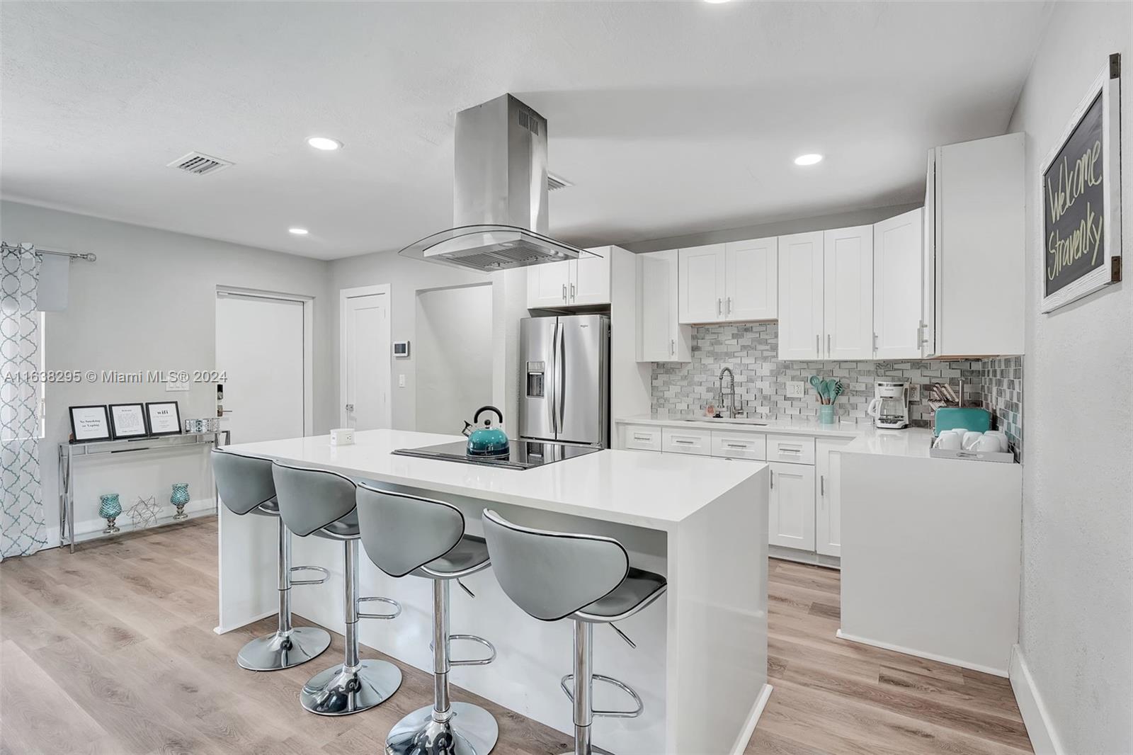 LAUDERDALE VILLAS - Residential