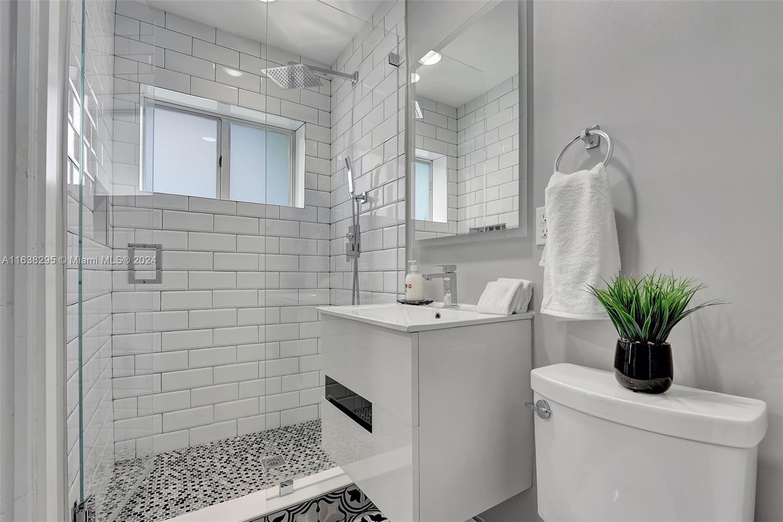 LAUDERDALE VILLAS - Residential