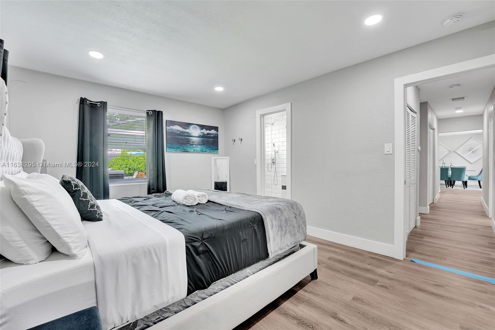 LAUDERDALE VILLAS - Residential