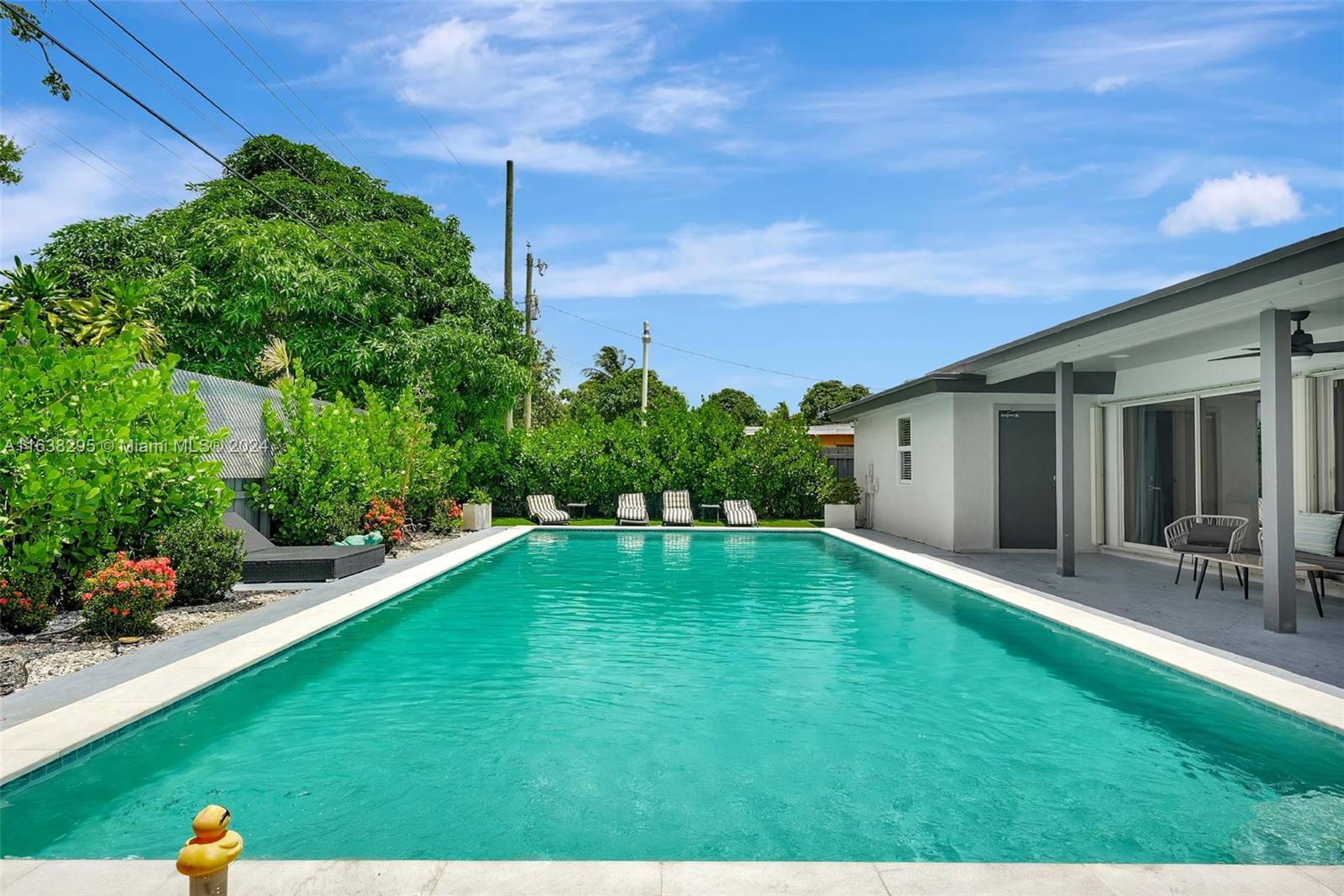 LAUDERDALE VILLAS - Residential