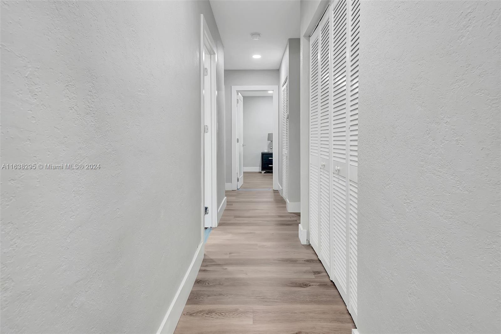 LAUDERDALE VILLAS - Residential