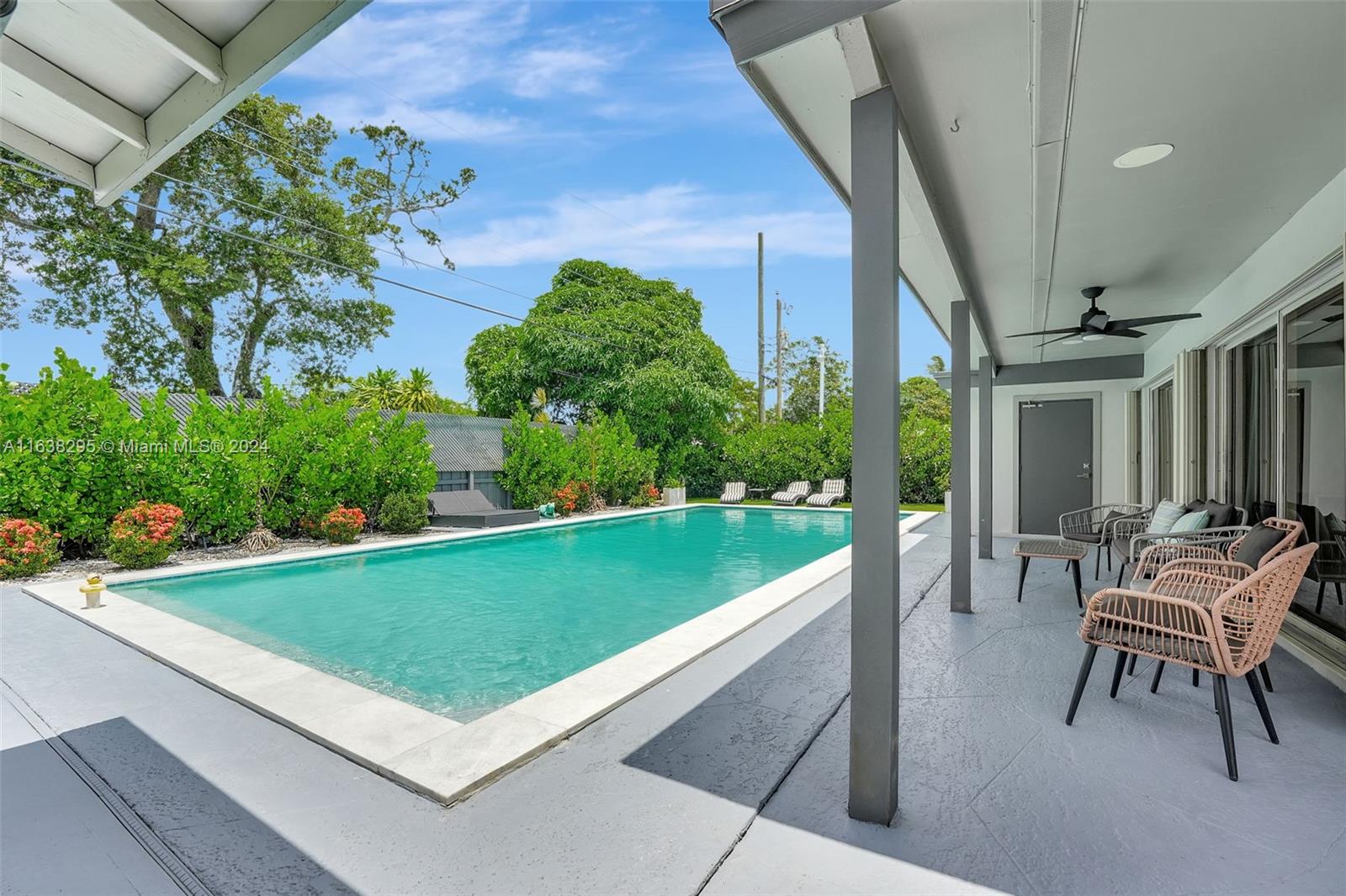 LAUDERDALE VILLAS - Residential