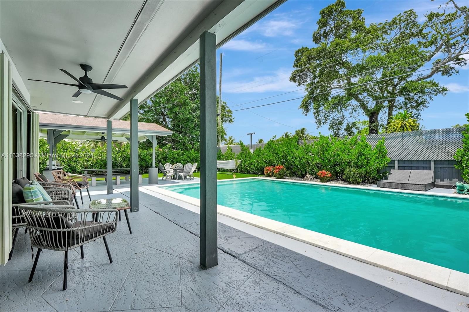 LAUDERDALE VILLAS - Residential