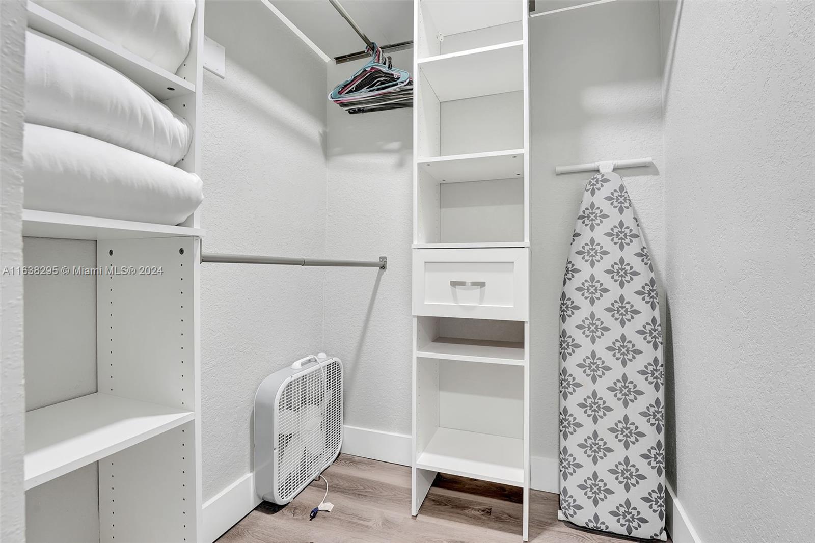 LAUDERDALE VILLAS - Residential