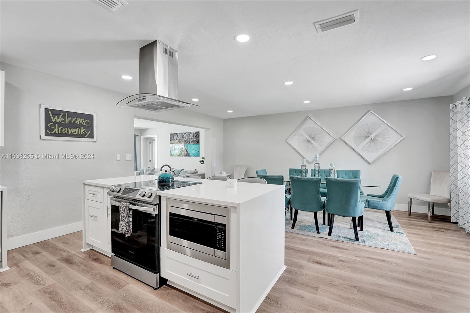 LAUDERDALE VILLAS - Residential