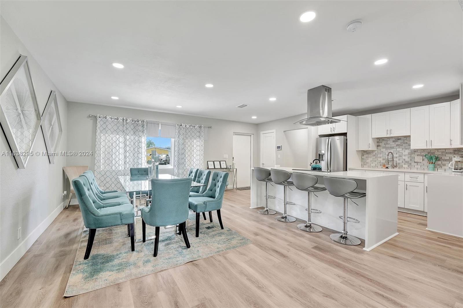 LAUDERDALE VILLAS - Residential