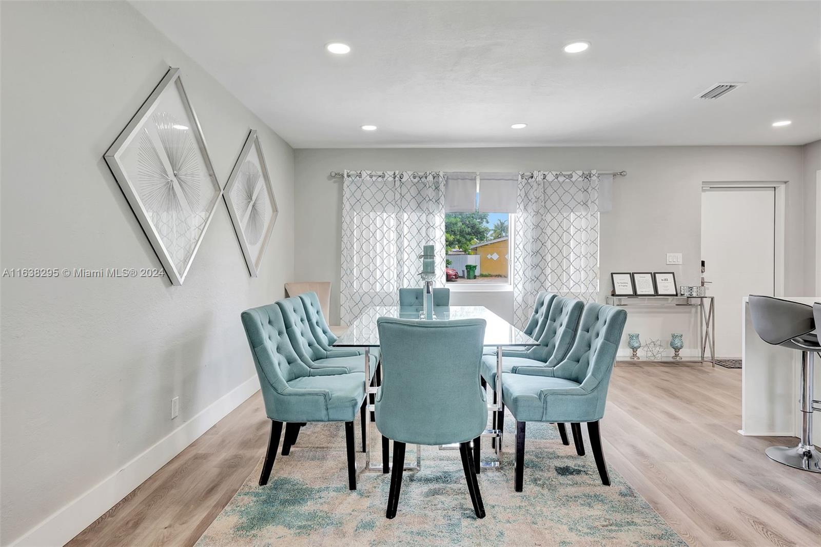 LAUDERDALE VILLAS - Residential