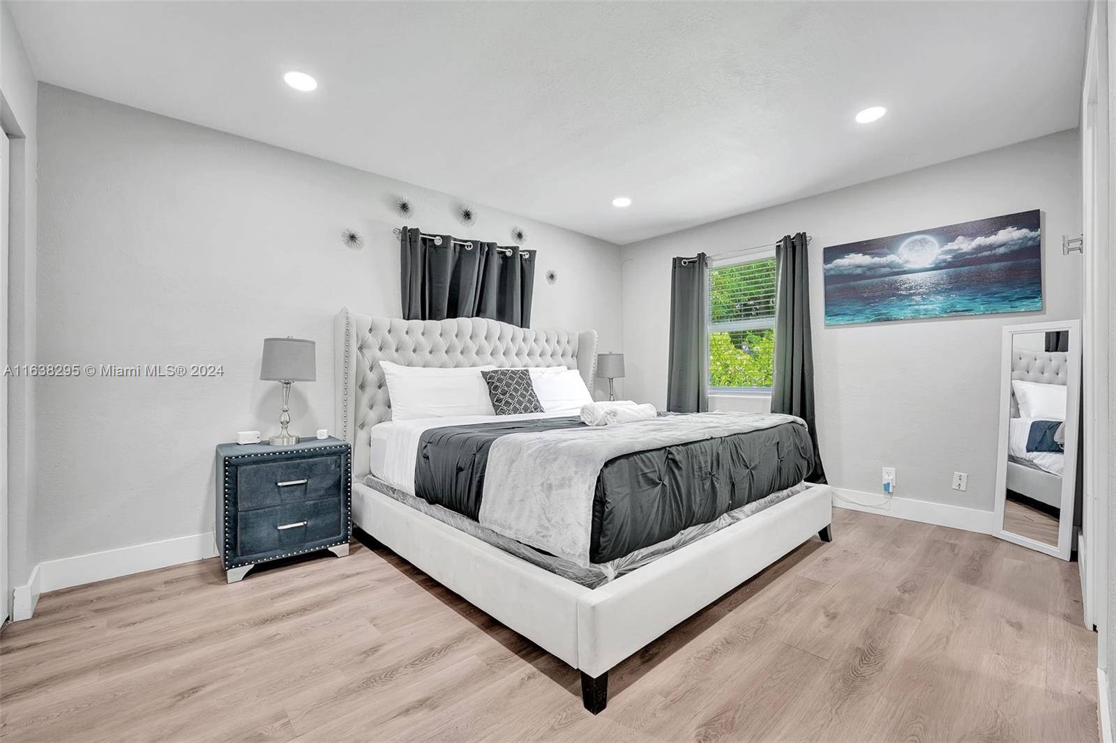 LAUDERDALE VILLAS - Residential