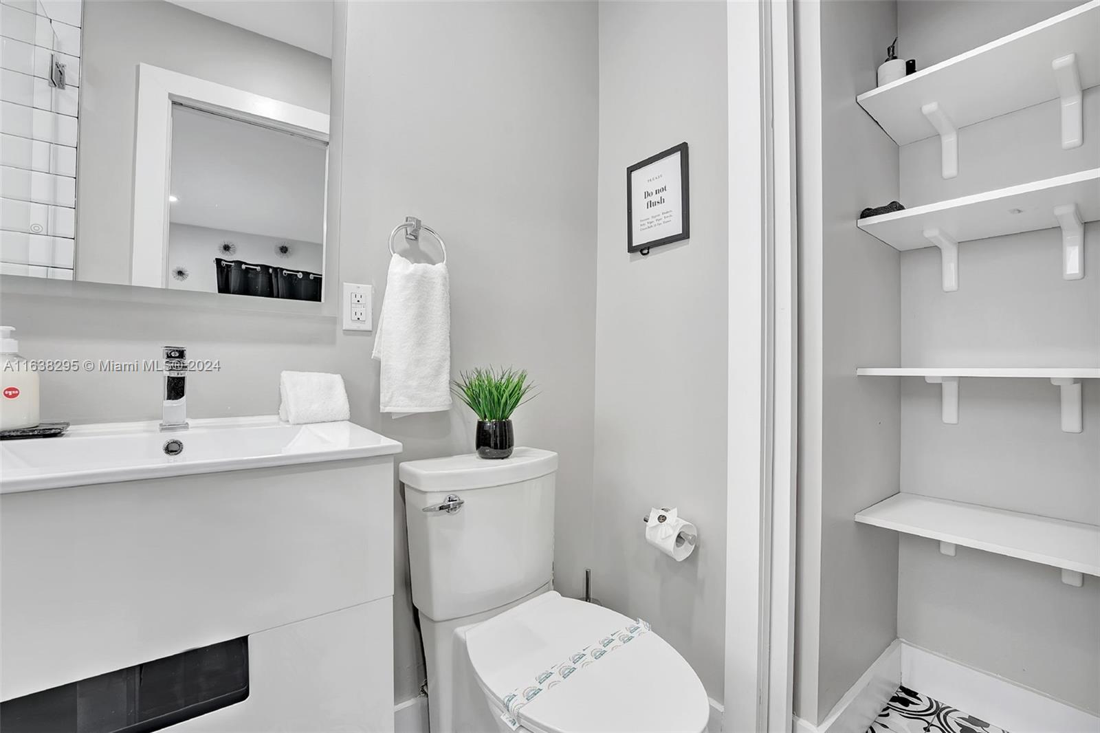 LAUDERDALE VILLAS - Residential