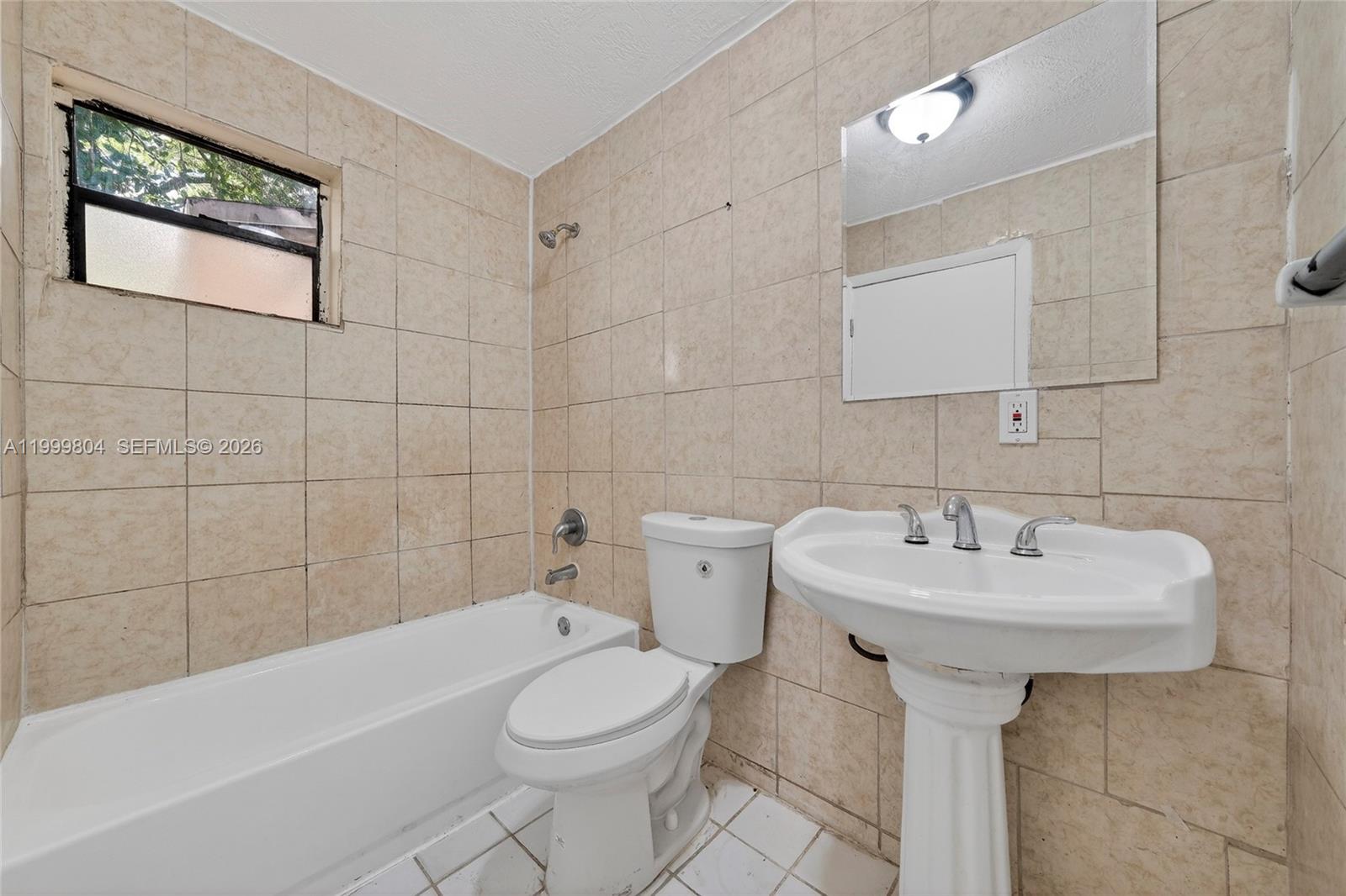 IRONS MANOR 5TH ADDN - Residential Lease