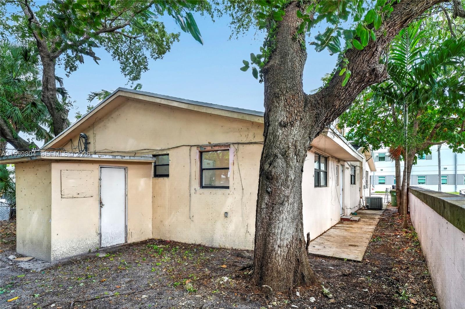 IRONS MANOR 5TH ADDN - Residential Lease