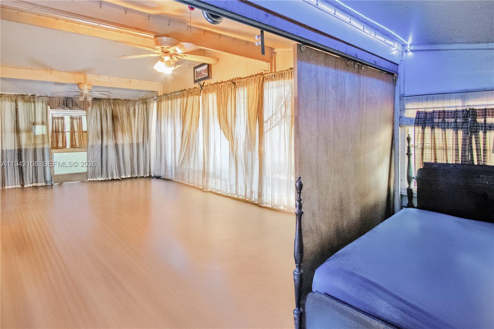 GATEWAY ESTATES PARK COND - Residential