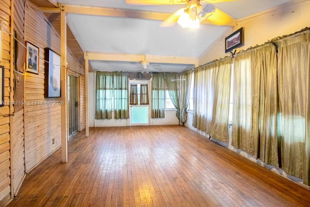 GATEWAY ESTATES PARK COND - Residential