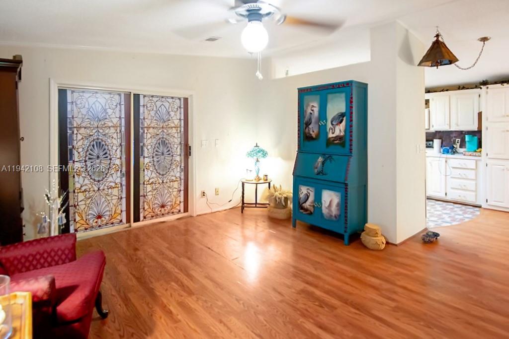 GATEWAY ESTATES PARK COND - Residential